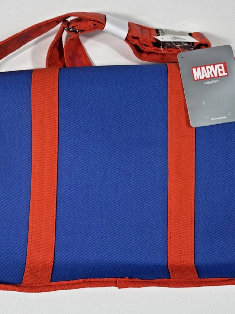 NWT Marvel Blue and Red Captain America Messenger Bag